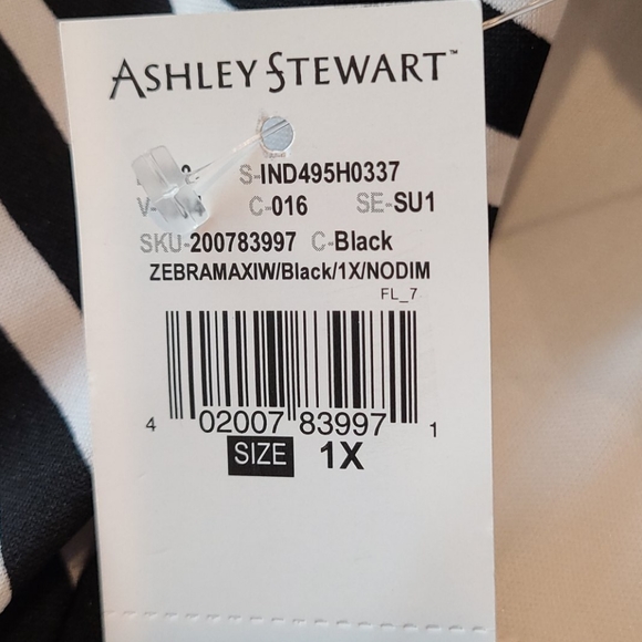 Halter Maxi Dress - Picture 2 of 4